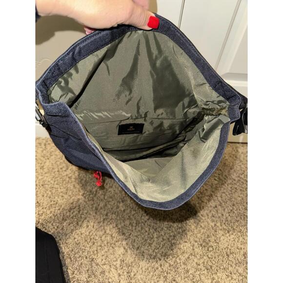 NEW Roark Passenger 27L 2.0 Backpack, Travel Day Pack with Laptop Storage Blue - Picture 7 of 9